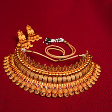 Load image into Gallery viewer, Golden &amp; Red Jadau Necklace Set