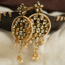 Load image into Gallery viewer, White &amp; Cream Kundan Earrings Having Pearl work