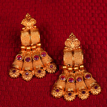 Load image into Gallery viewer, Golden &amp; Red Jadau Necklace Set