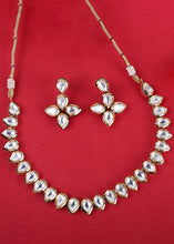 Load image into Gallery viewer, Snow White Kundan Necklace Set