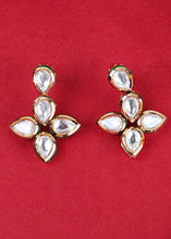 Load image into Gallery viewer, Snow White Kundan Necklace Set