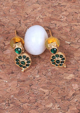 Load image into Gallery viewer, Jade Green Stone Work Necklace Set