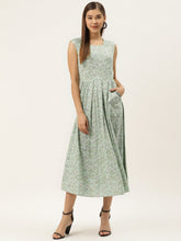 Load image into Gallery viewer, Box pleat dress with side pockets