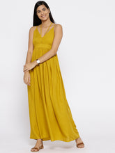 Load image into Gallery viewer, Long maxi dress with halter tie up