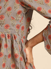 Load image into Gallery viewer, Kurti with sharara
