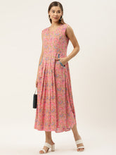 Load image into Gallery viewer, Box pleat dress with side pockets