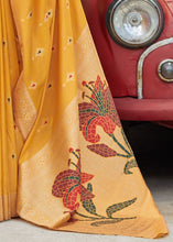 Laden Sie das Bild in den Galerie-Viewer, Mustard Silk Saree with Golden Zari Border