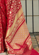 Laden Sie das Bild in den Galerie-Viewer, Cherry Red Banarasi Silk Saree with Floral  Zari work