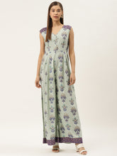Laden Sie das Bild in den Galerie-Viewer, Front loops with flare pleated pants printed jumpsuit