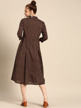 Load image into Gallery viewer, Center box Pleat midi Dress