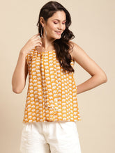 Load image into Gallery viewer, Printed Front Pleated top