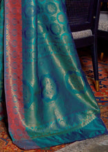 Laden Sie das Bild in den Galerie-Viewer, Peacock Blue Kanjivaram Woven Silk Saree